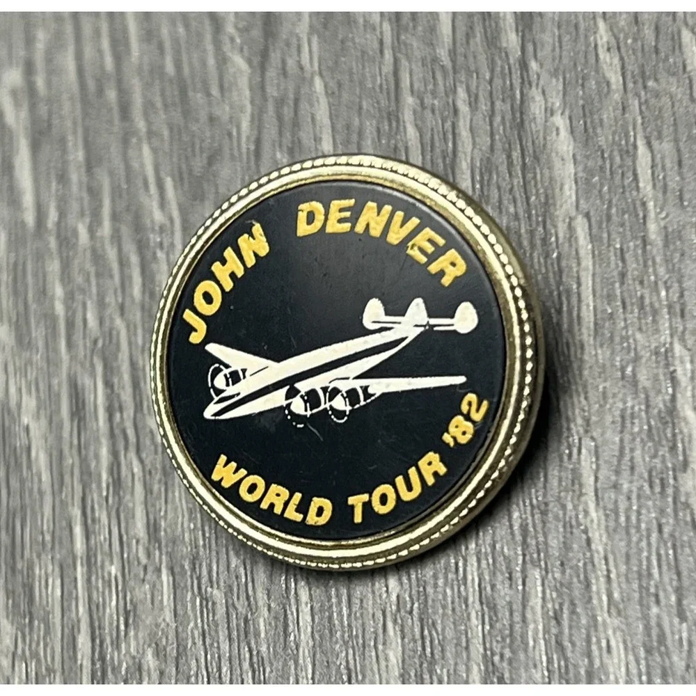John Denver World Tour '82 Pin Button Badge Music Memorabilia Vintage